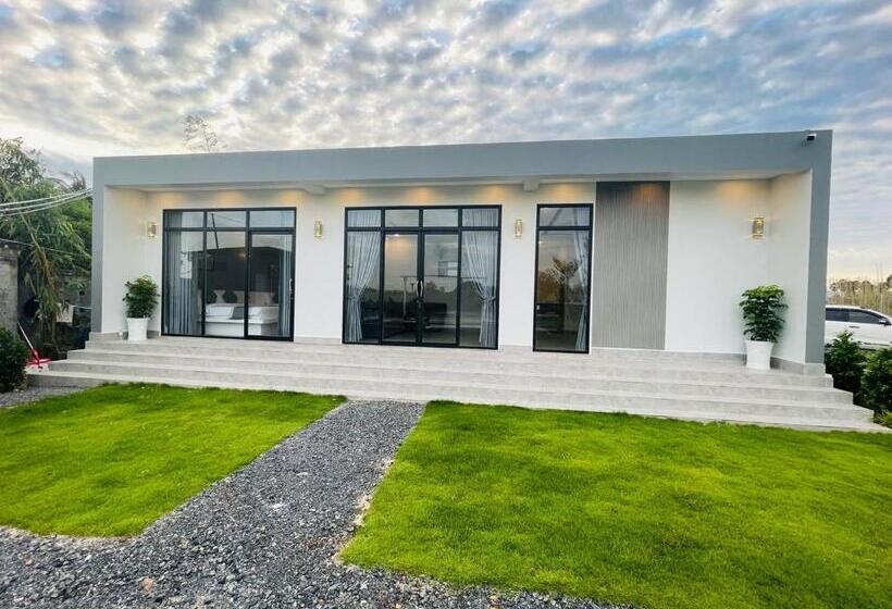 فندق The Square Residence