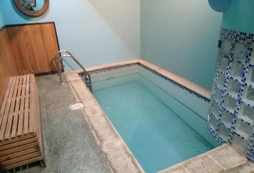 هتل Vihara Hostel