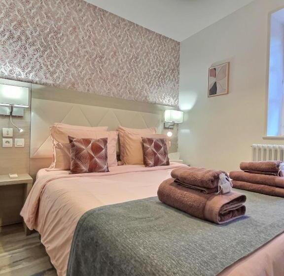 פנסיון Les Platanes De Miss.k Conciergerie