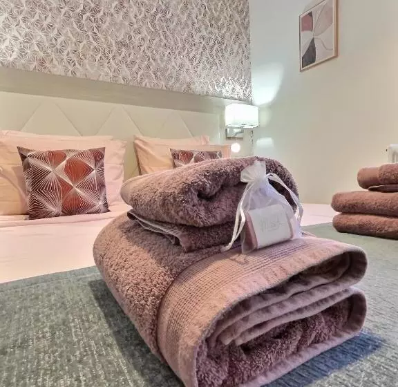 Majatalo Les Platanes  De Miss.k Conciergerie