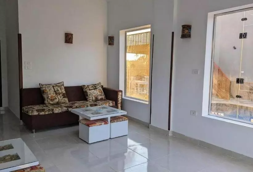 پانسیون Yasmine Guest House