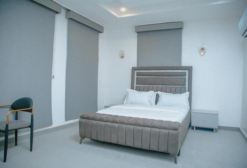 Sakasa Hotel And Suites