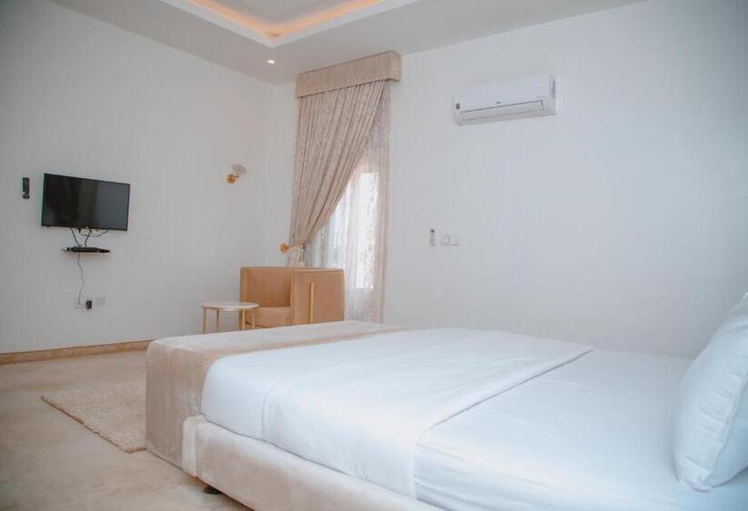 Sakasa Hotel And Suites