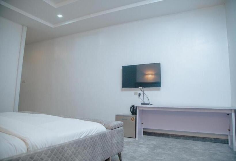 Sakasa Hotel And Suites