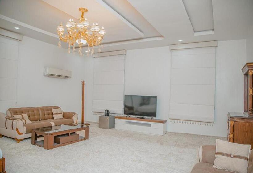 Sakasa Hotel And Suites