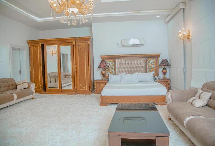 Sakasa Hotel And Suites