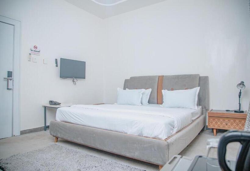 Sakasa Hotel And Suites