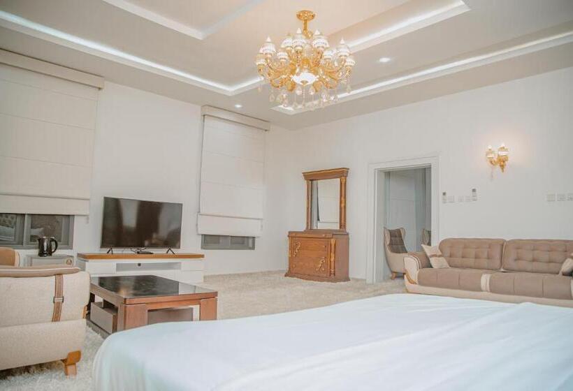 Sakasa Hotel And Suites