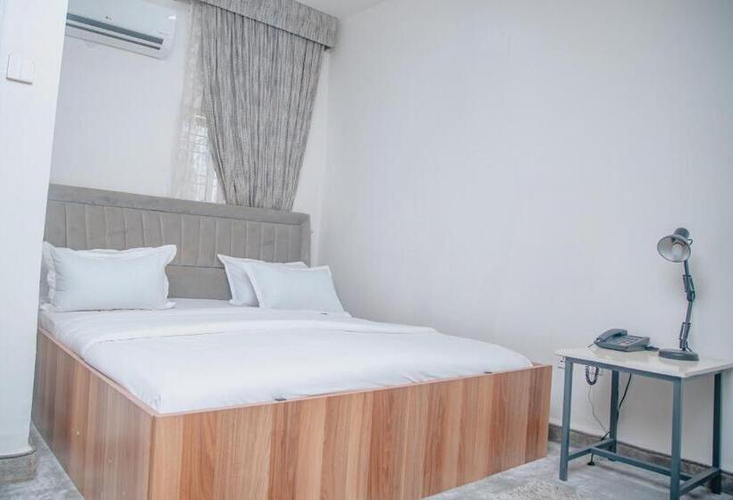 Sakasa Hotel And Suites