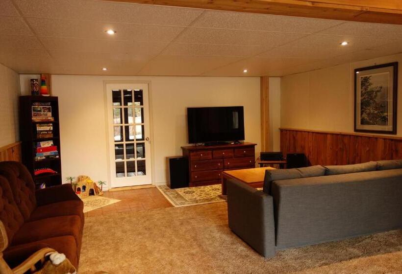 The Nest In The Forest Bed And Breakfast