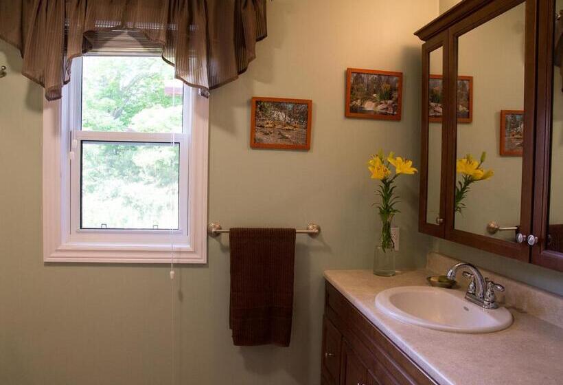 The Nest In The Forest Bed And Breakfast