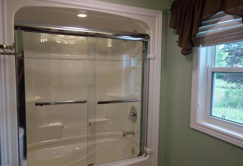 The Nest In The Forest Bed And Breakfast