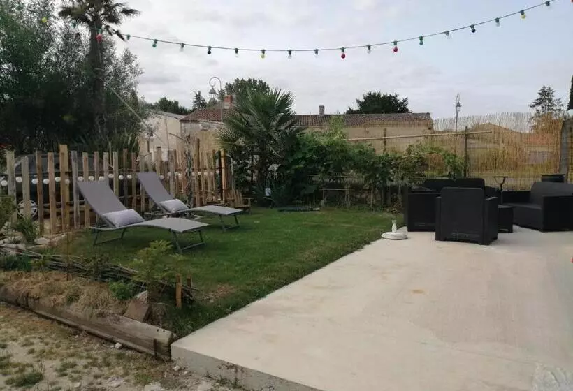 Aamiaismajoitus (B&B) Gite Modes Et Café