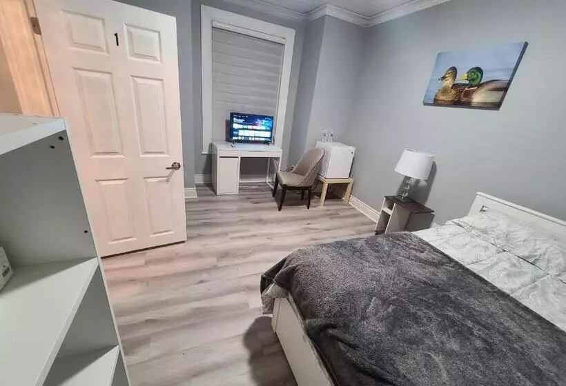ベッドアンドブレックファースト Downtown Ottawa Spacious Room Accommodation
