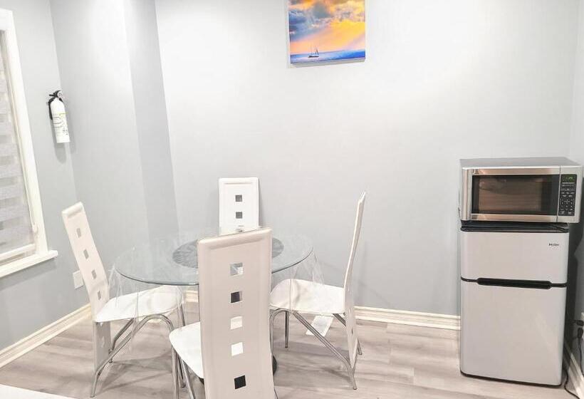 住宿加早餐 Downtown Ottawa Spacious Room Accommodation