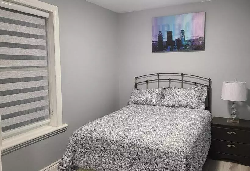 ベッドアンドブレックファースト Downtown Ottawa Spacious Room Accommodation