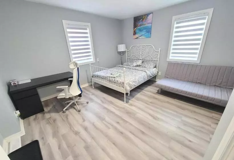 ベッドアンドブレックファースト Downtown Ottawa Spacious Room Accommodation