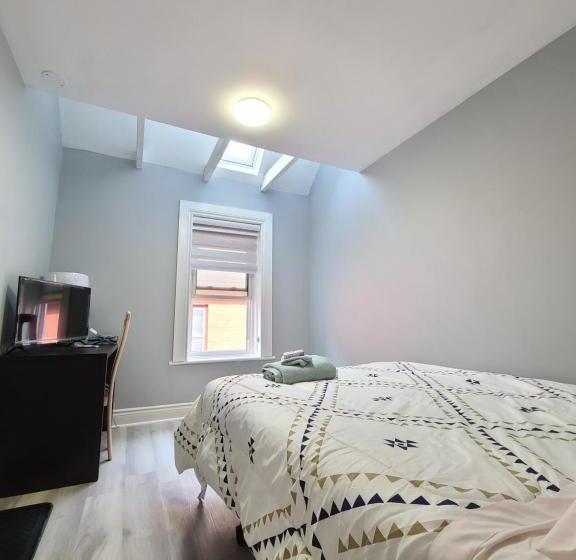 住宿加早餐 Downtown Ottawa Spacious Room Accommodation