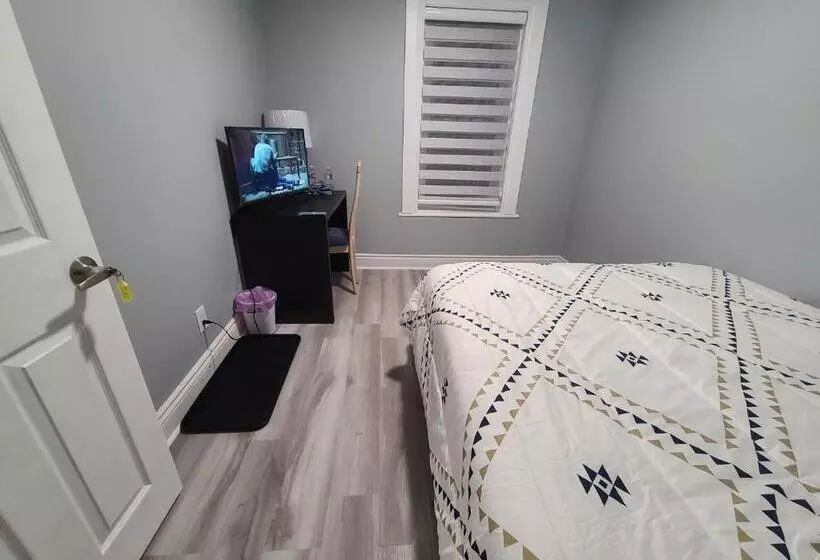 ベッドアンドブレックファースト Downtown Ottawa Spacious Room Accommodation