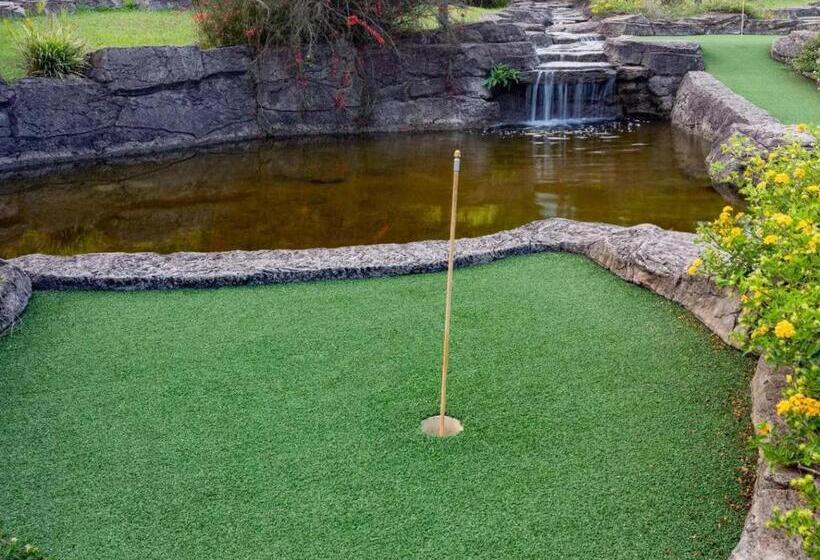 Blue Zone Leisure At Pine Lake Inn Resort