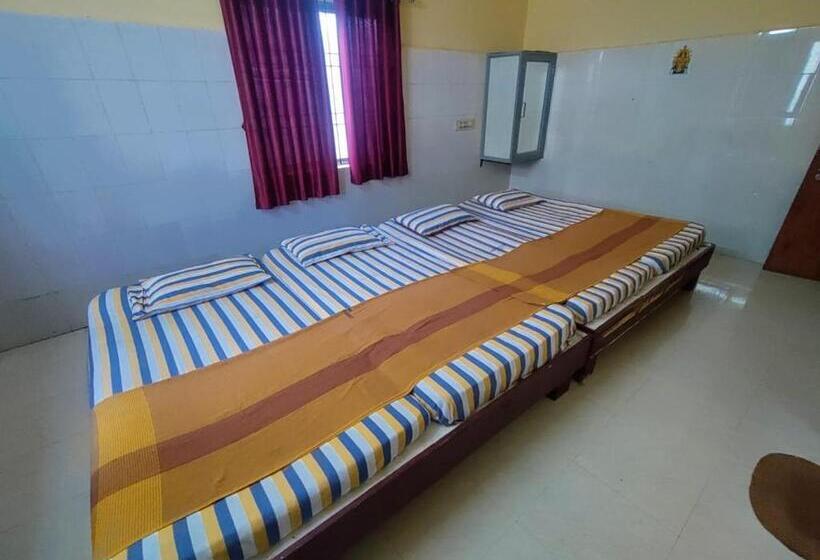 酒店 Chinmayi Tourist Home   Opposite To Temple Only 50 M