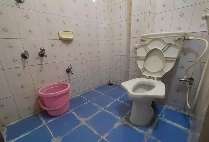 Hotelli Chinmayi Tourist Home   Opposite To Temple Only 50 M