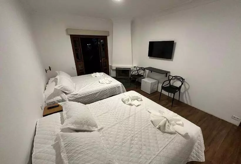 Hotelli Flat Acolhedor Para 5 Pessoas Em Campos Do Jordão