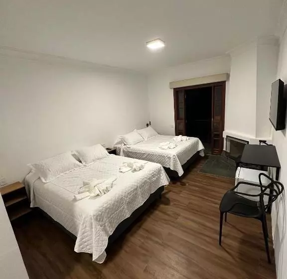 Hotelli Flat Acolhedor Para 5 Pessoas Em Campos Do Jordão