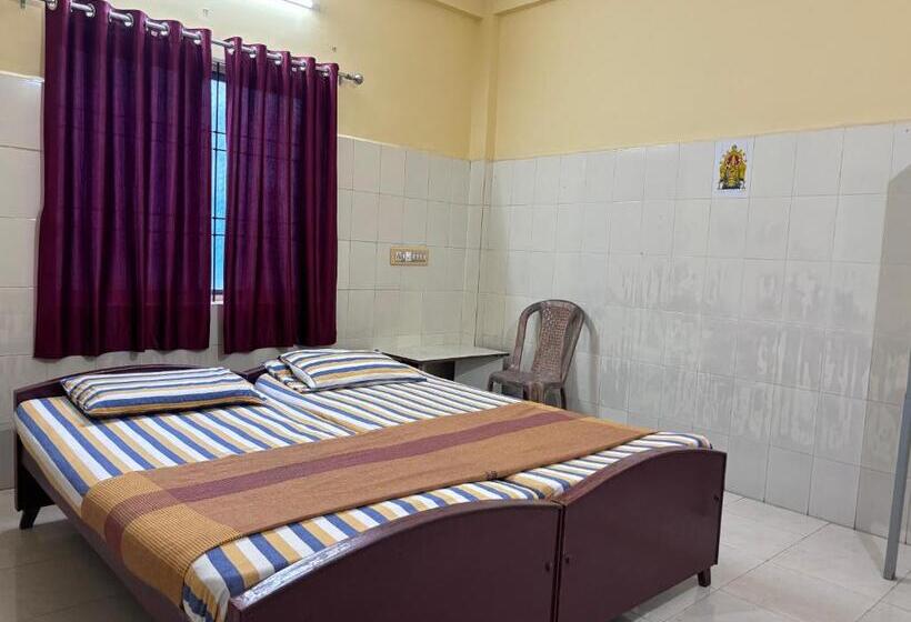 酒店 Chinmayi Tourist Home   Opposite To Temple Only 50 M