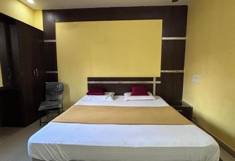 酒店 Chinmayi Tourist Home   Opposite To Temple Only 50 M