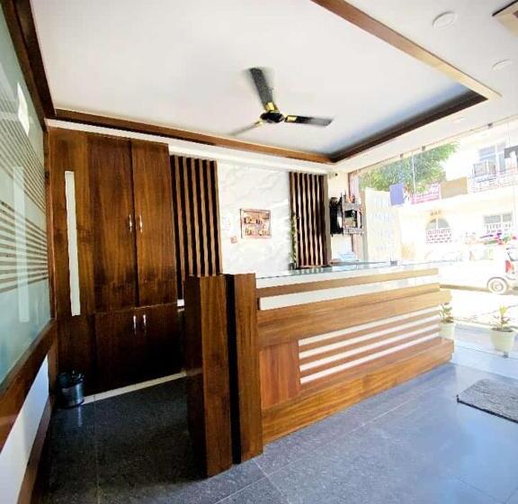 호텔 Asia Holiday Kasol