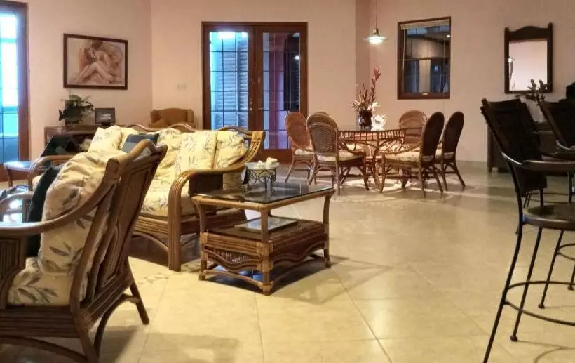 هتل Vacation Suites