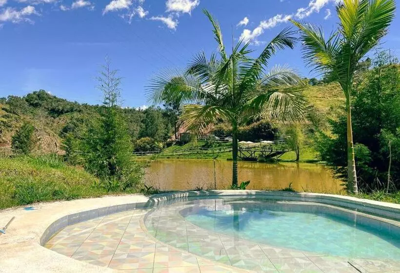 Los Lagos De Jasú