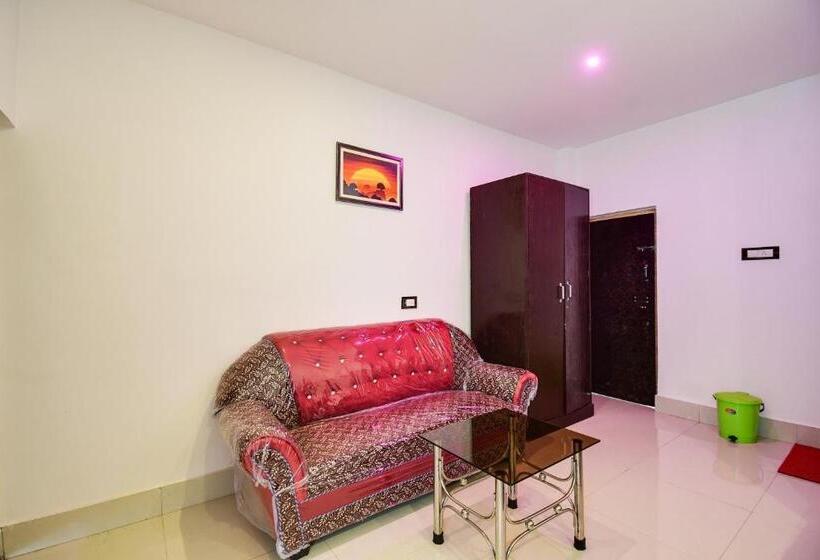 Hotel O Mango Leaf Hotel & Restaurant