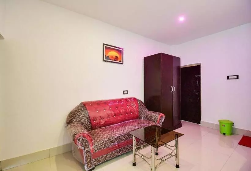 Hotel O Mango Leaf Hotel & Restaurant