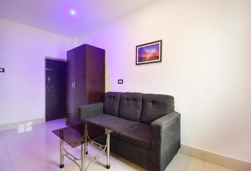 Hotel O Mango Leaf Hotel & Restaurant