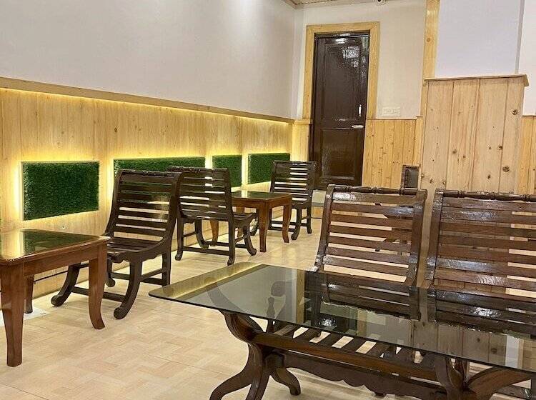 هتل Canadian Cottage Dalhousie