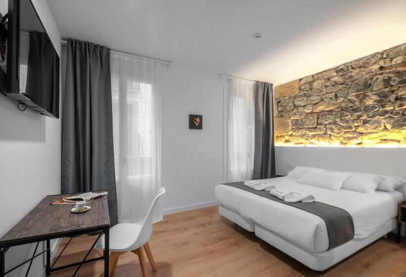 بنسيون 32 De Agostos