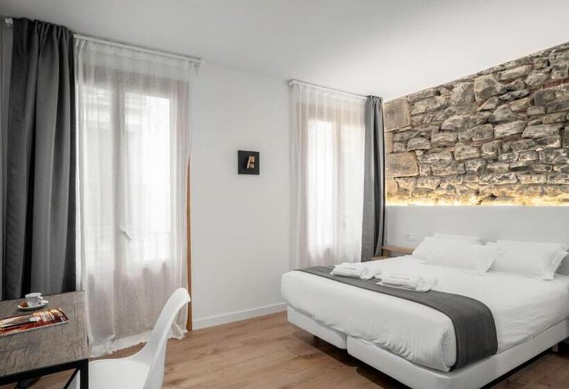 بنسيون 32 De Agostos