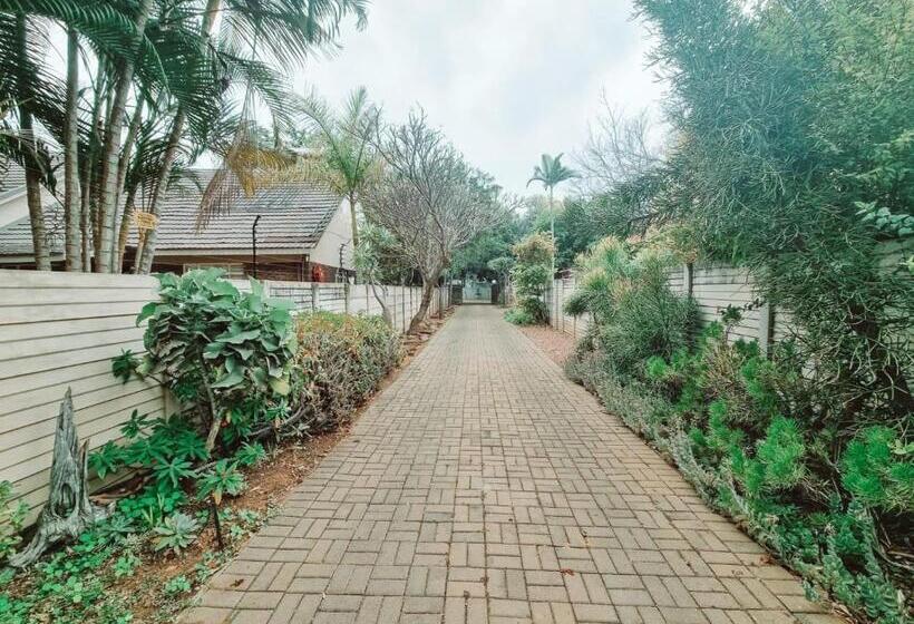 بنسيون Four Seasons Guesthouse   Hardekool 7