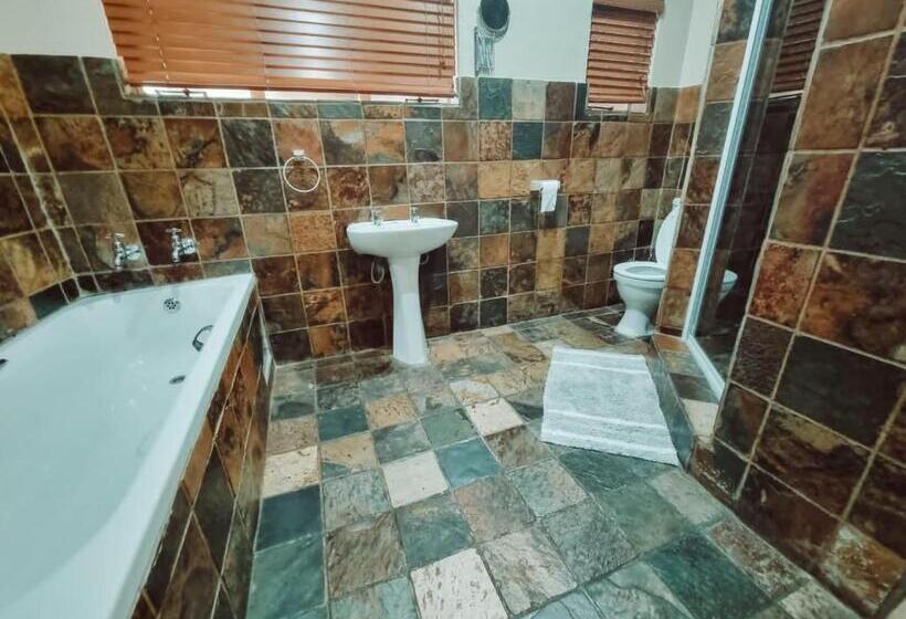 بنسيون Four Seasons Guesthouse   Hardekool 7