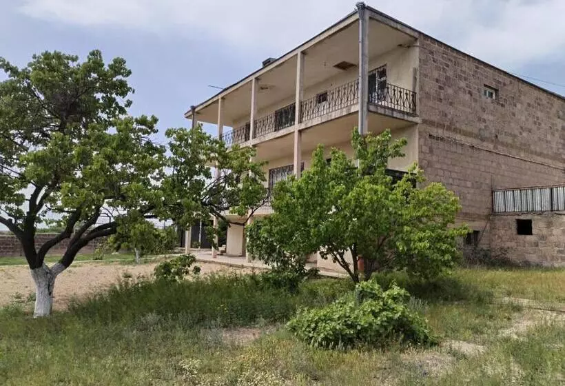 Majatalo Airport To Echmiadzin Guest House