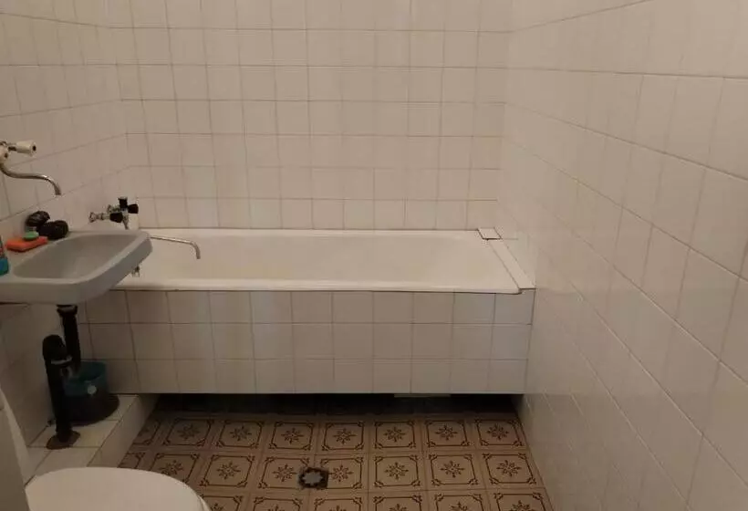 Majatalo Airport To Echmiadzin Guest House