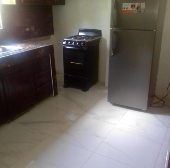 پانسیون Home Away From Home