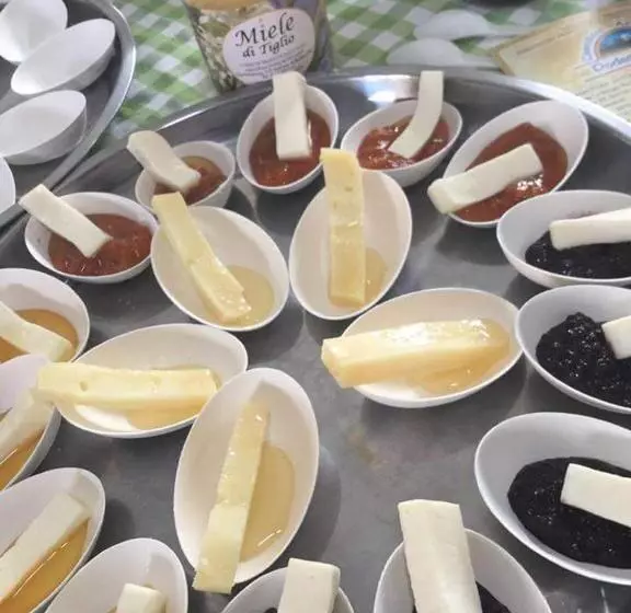 Majatalo Il Conte Di Montechiaro Rural B&b