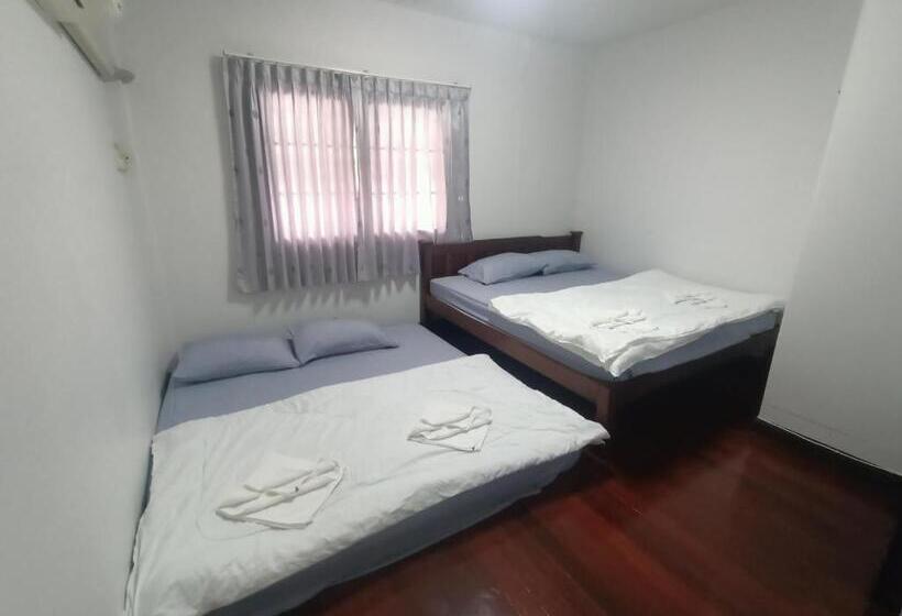 Pensione Journey House Bangsean