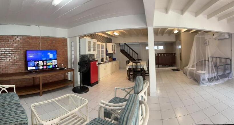 Pensjonat Journey House Bangsean