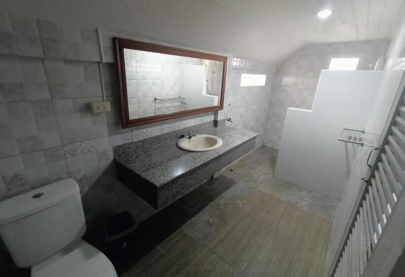 Pensione Journey House Bangsean