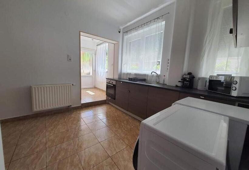 ペンション Pikoló Vendéglő és Vendégház