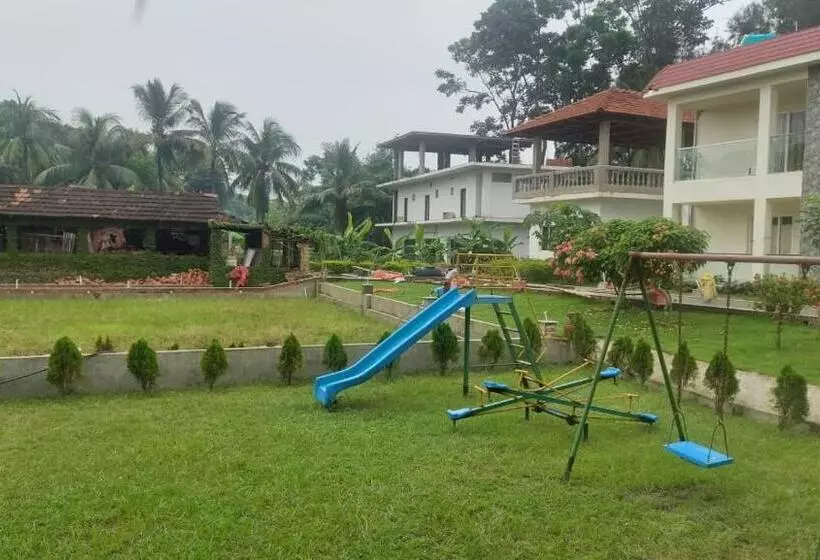 Lomakeskus Damodar River Retreat, Uluberia